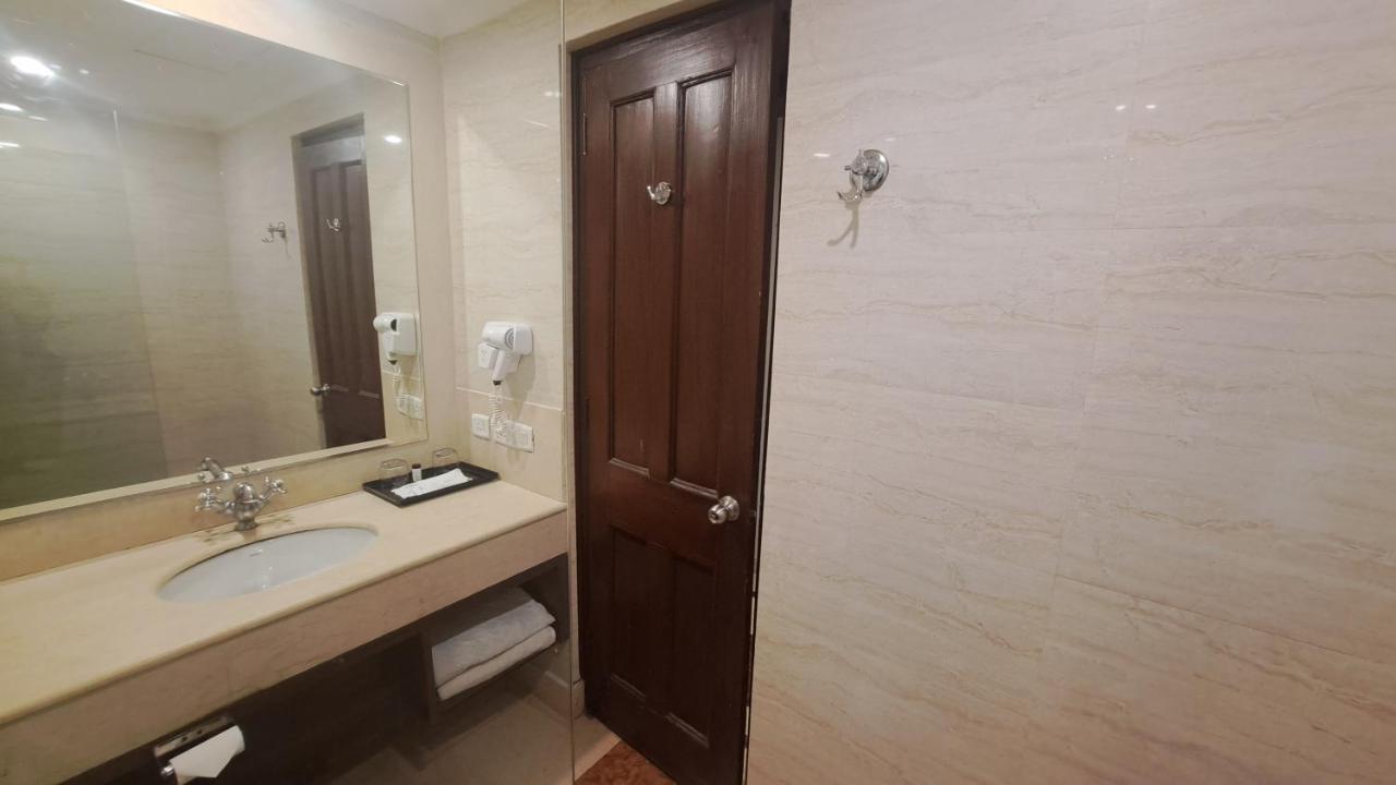 Madhuban Sarovar Portico Mussoorie Ngoại thất bức ảnh